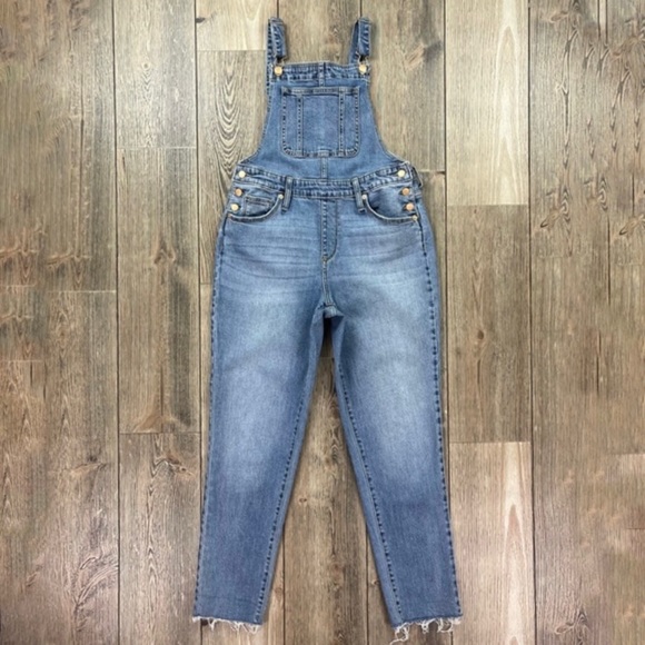 SOLD! Universal Thread Denim Overalls - Picture 5 of 12